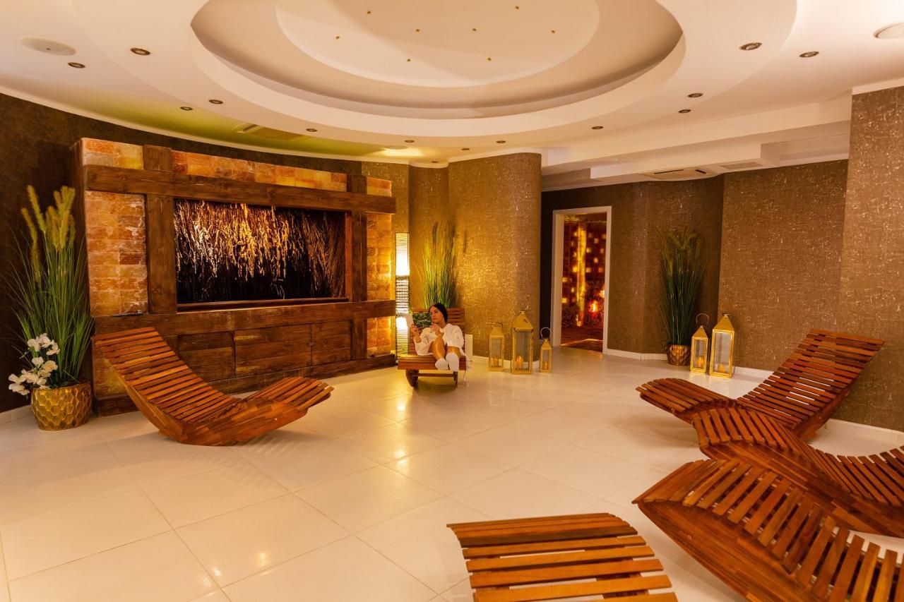 Готель Montana Wellness & 4*
